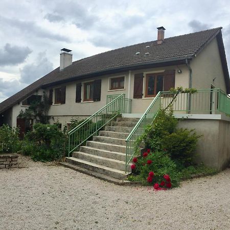 Sous La Tour Bed & Breakfast Agencourt Dış mekan fotoğraf