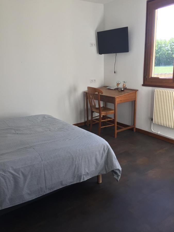 Sous La Tour Bed & Breakfast Agencourt Dış mekan fotoğraf