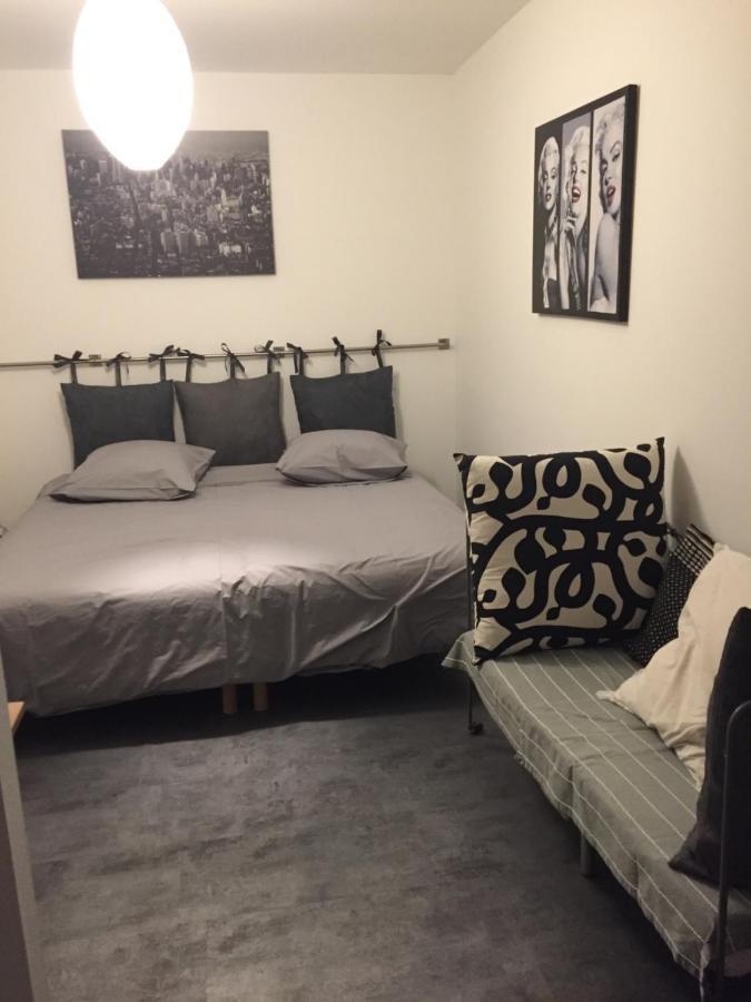 Sous La Tour Bed & Breakfast Agencourt Dış mekan fotoğraf