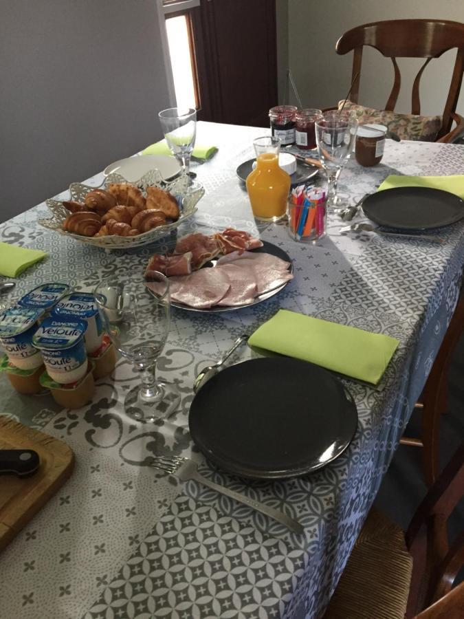 Sous La Tour Bed & Breakfast Agencourt Dış mekan fotoğraf