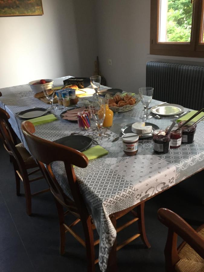 Sous La Tour Bed & Breakfast Agencourt Dış mekan fotoğraf