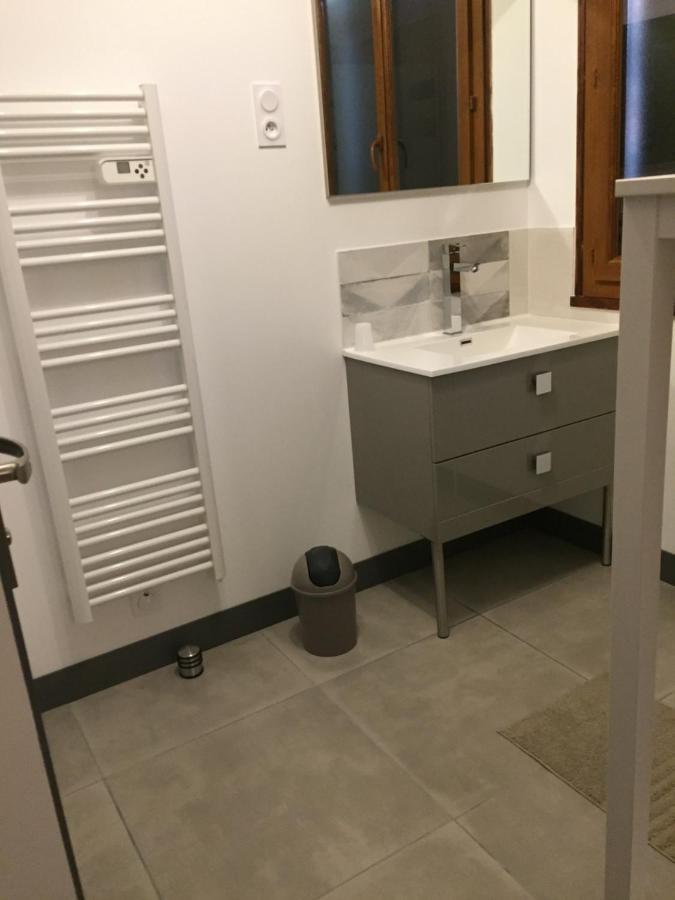 Sous La Tour Bed & Breakfast Agencourt Dış mekan fotoğraf