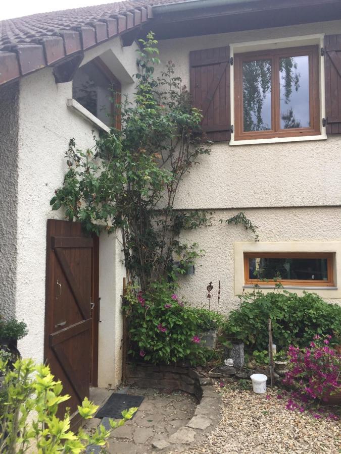 Sous La Tour Bed & Breakfast Agencourt Dış mekan fotoğraf